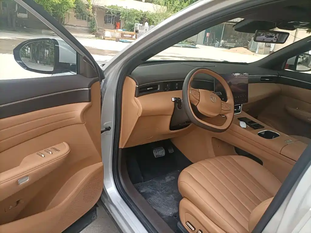 Dongfeng Aeolus L8 2025 2025 Plug-in Hybrid