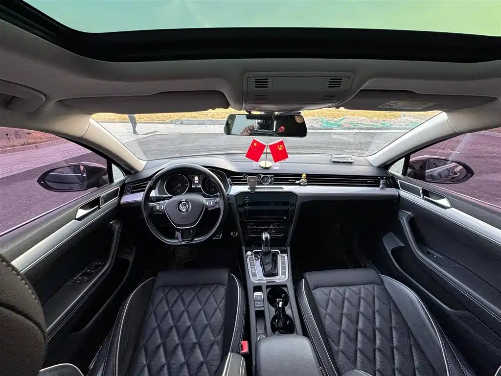 VOLKSWAGEN MAGOTAN GTE PLUG IN HYBRID