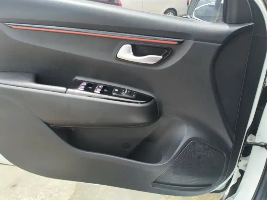 Kia KX CROSS 2019 2017 1.4L AT GLS