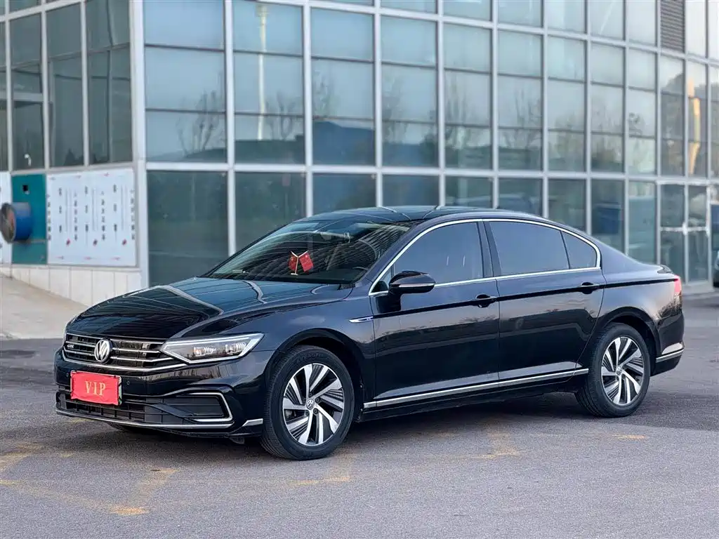 VOLKSWAGEN MAGOTAN GTE PLUG IN HYBRID