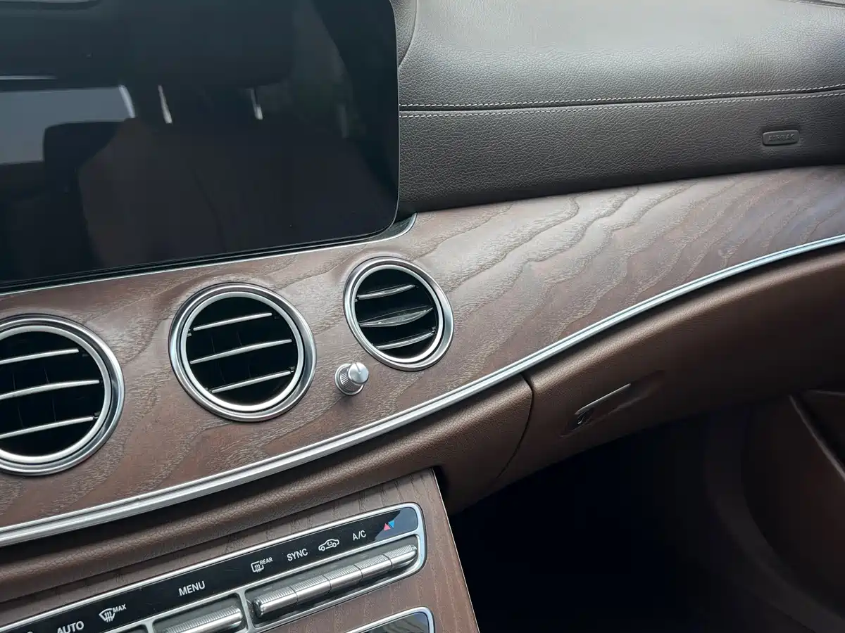 Mercedes-Benz E-Class 2021 E 300 L Luxury фото 33