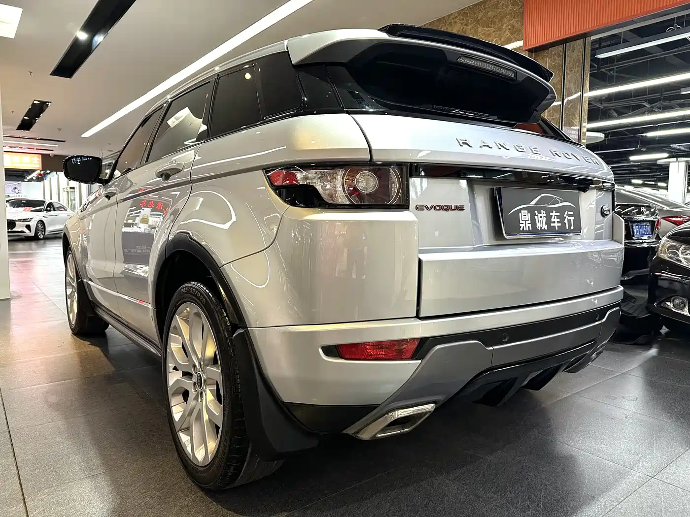 Land Rover Range Rover Evoque (Import) 2012 2012 2.0T 5-door Dynamic Edition