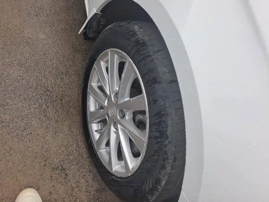 Buick Verano 2016 2017 Sedan 20T DCT Leading