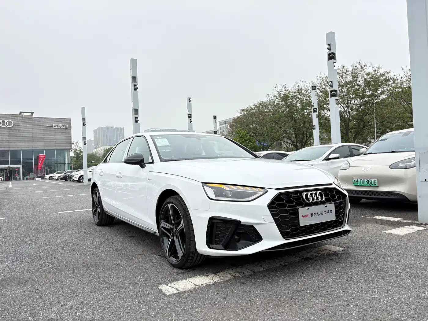 Audi A4L 2025 2 Million Celebration Edition 40 TFSI Luxury Dynamic фото 3
