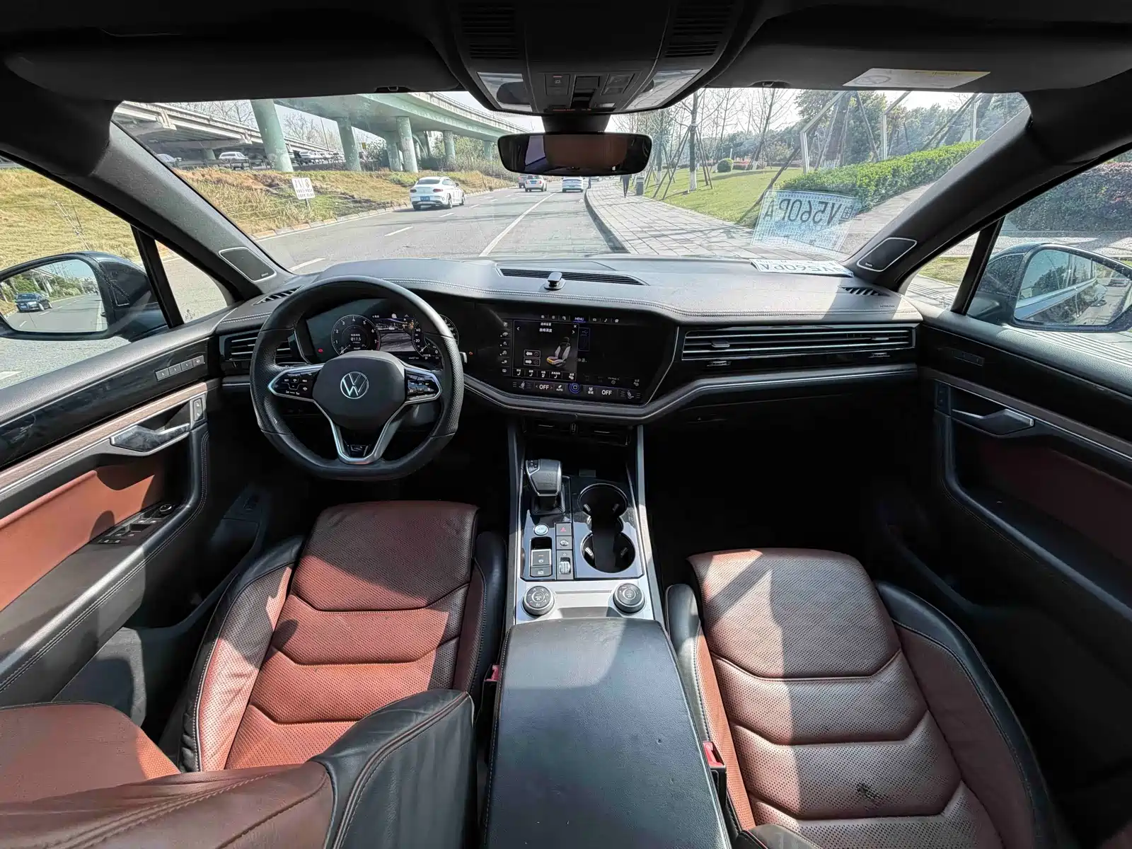Фото 7 - Volkswagen Touareg