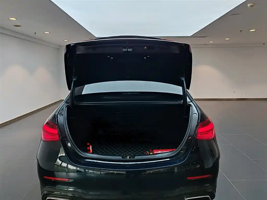 Mercedes-Benz C-Class 2023 C 260 L Night Edition Sport фото 16