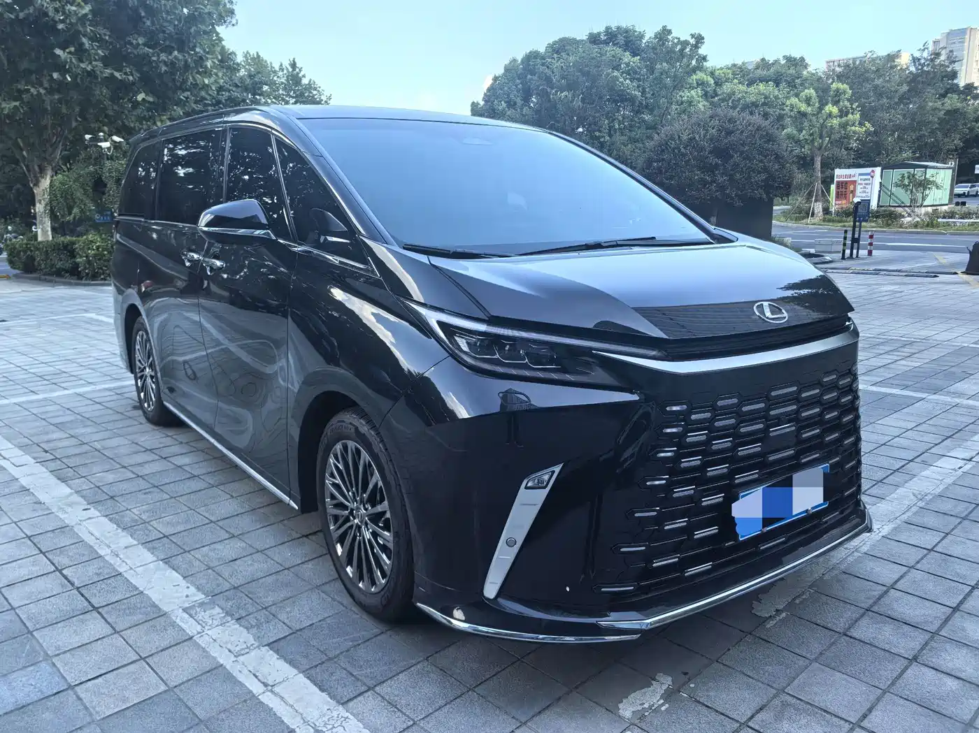 Lexus LM 2025 2023 500h 6-Seater Prestige Edition
