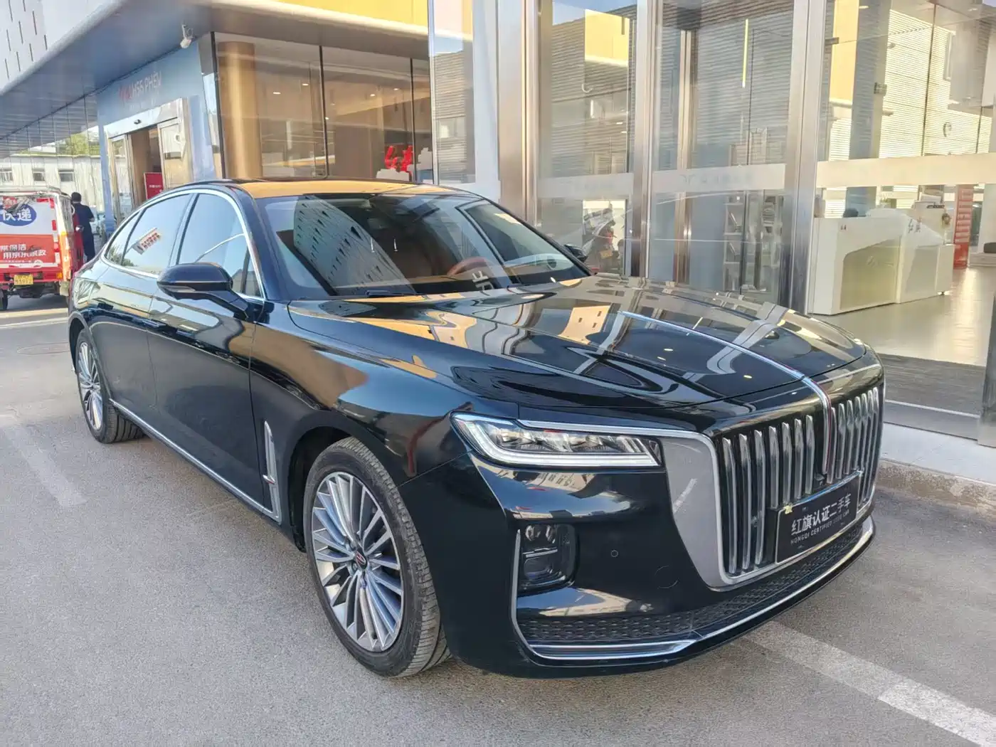 Фото 6 - Hongqi H9