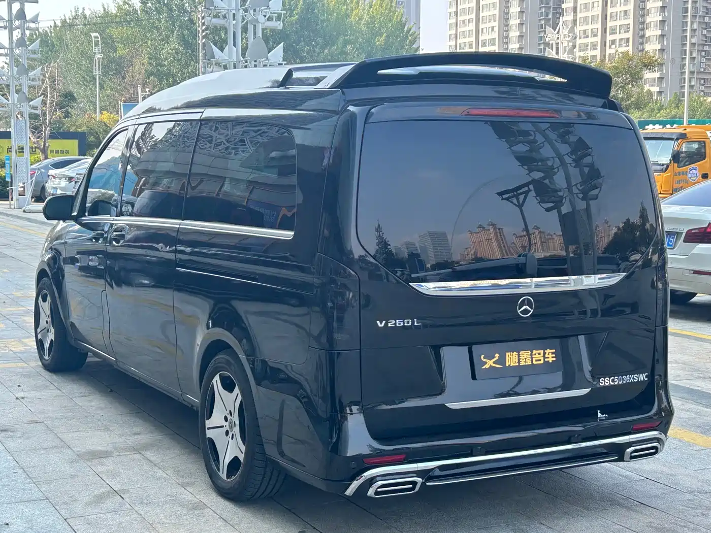Mercedes-Benz V-Class 2018 V 260 L Premium Long Wheelbase Edition China VI фото 5