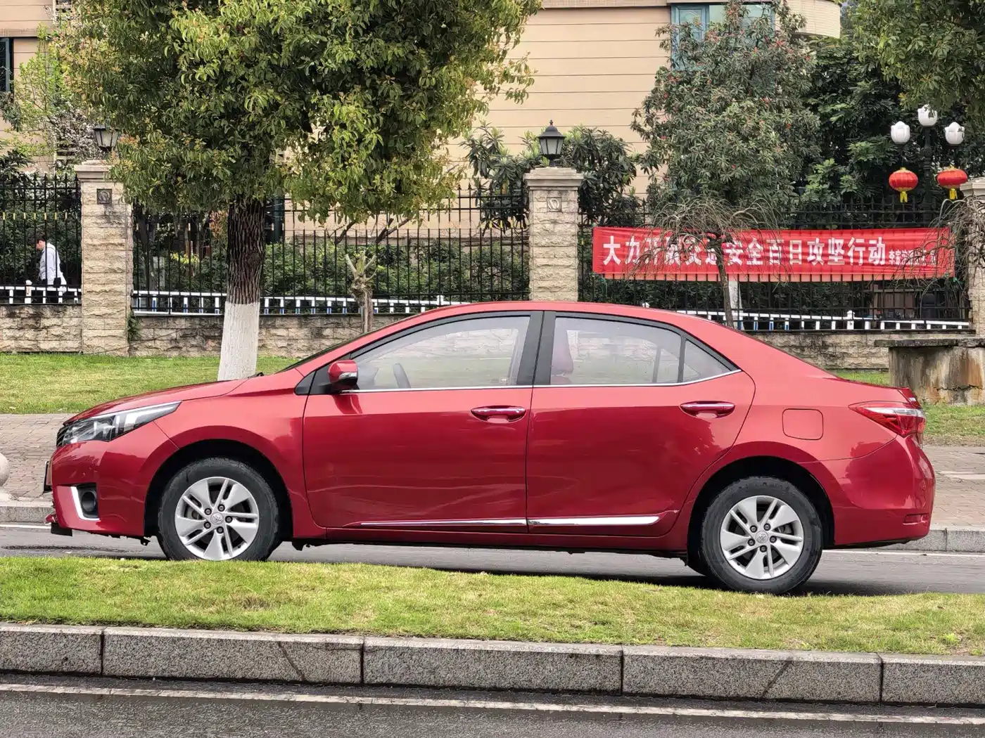 Toyota Corolla 2014 1.6L CVT GL-i фото 11