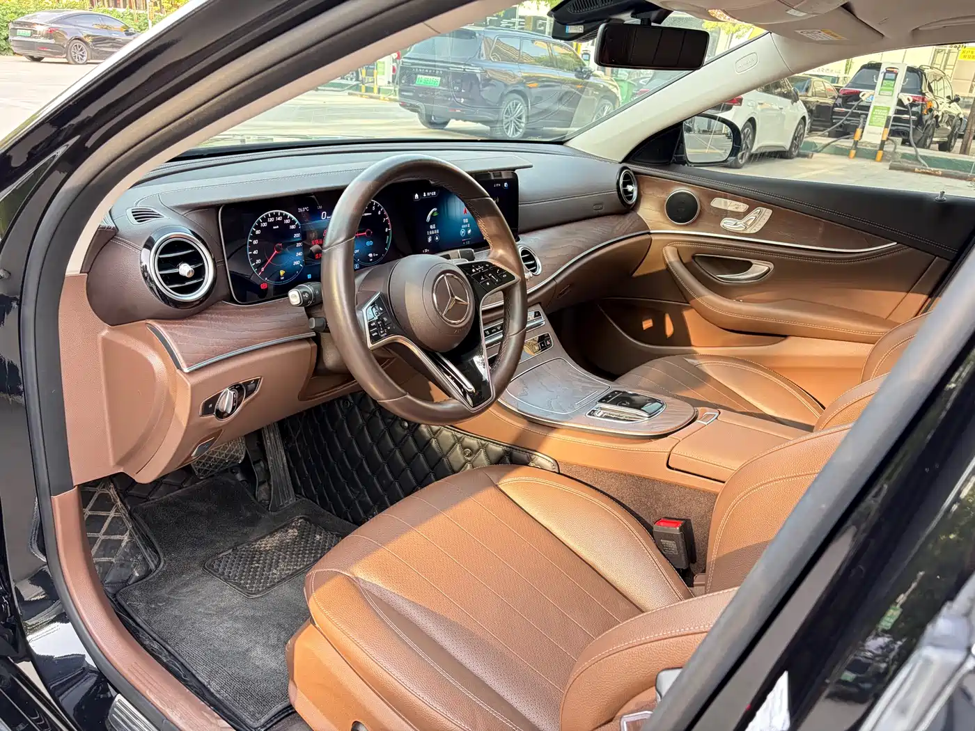 Mercedes-Benz E-Class New Energy 2022 E 350 e L Plug-in Hybrid Sedan фото 8