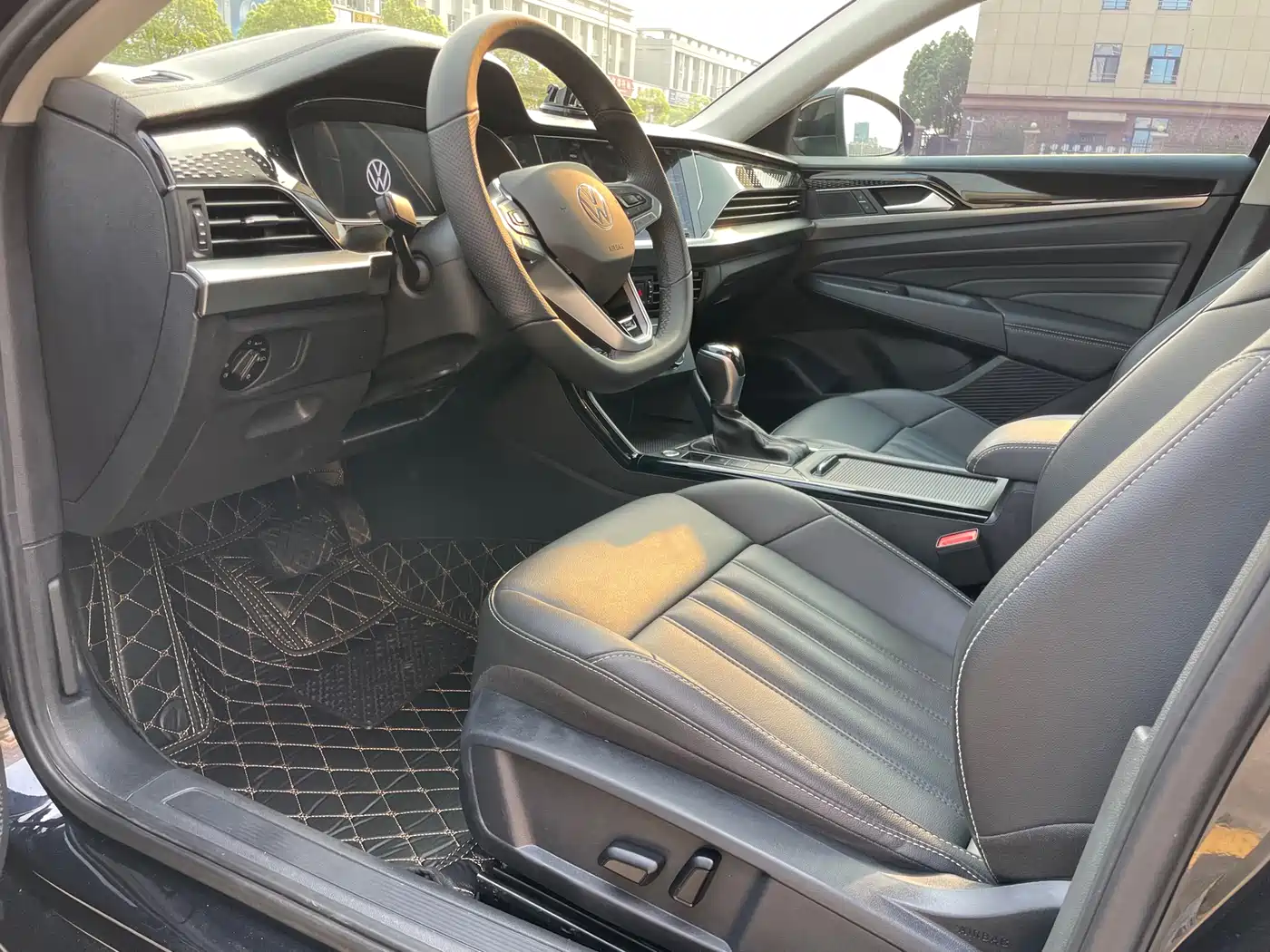 Volkswagen Passat 2023 280TSI Elite Edition фото 7
