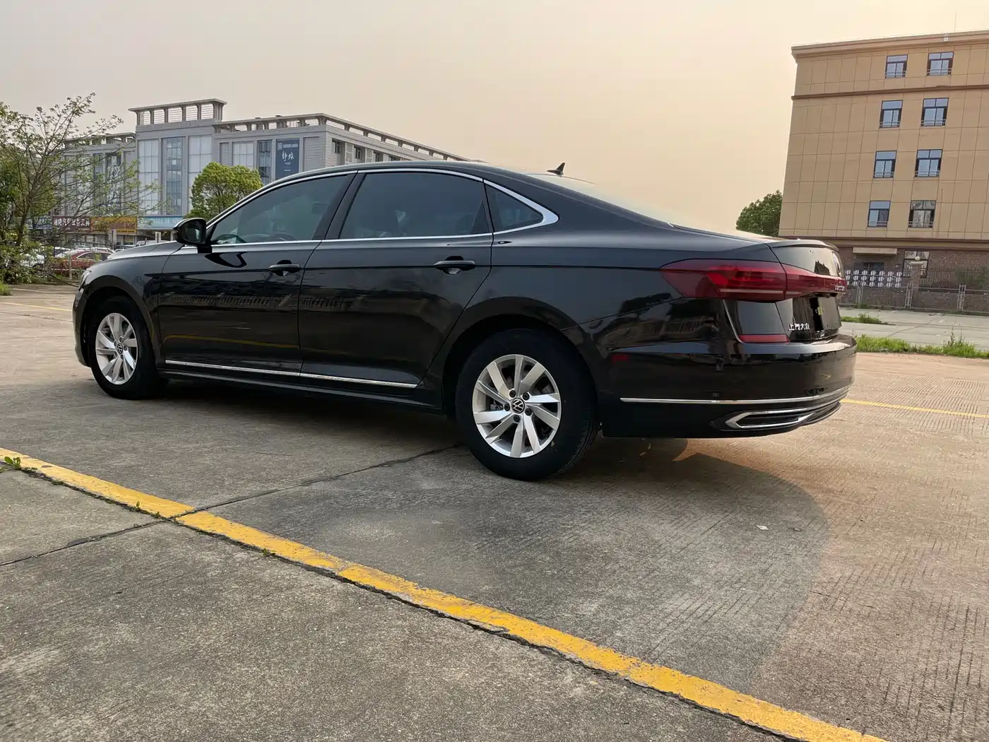 Volkswagen Passat 2023 280TSI Elite Edition фото 6