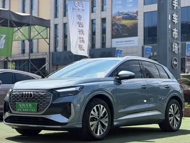 Audi Audi Q4 e-tron 2023 40 e-tron Pioneer Edition