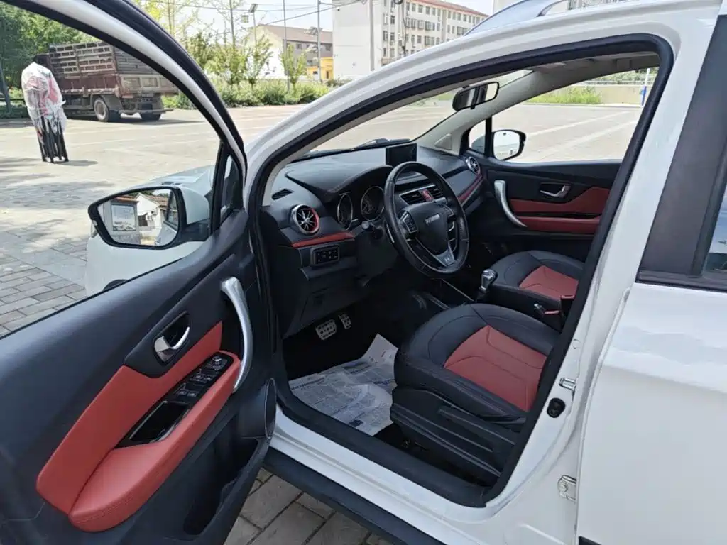 Haval H1 2016 2016 Facelift Blue Label 1.5L AMT Luxury