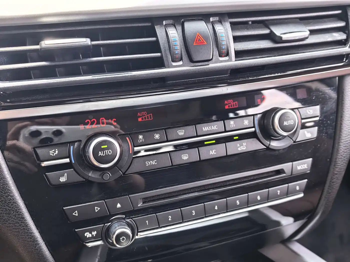 BMW X5 (Import) 2018 xDrive35i Elegant Model фото 15