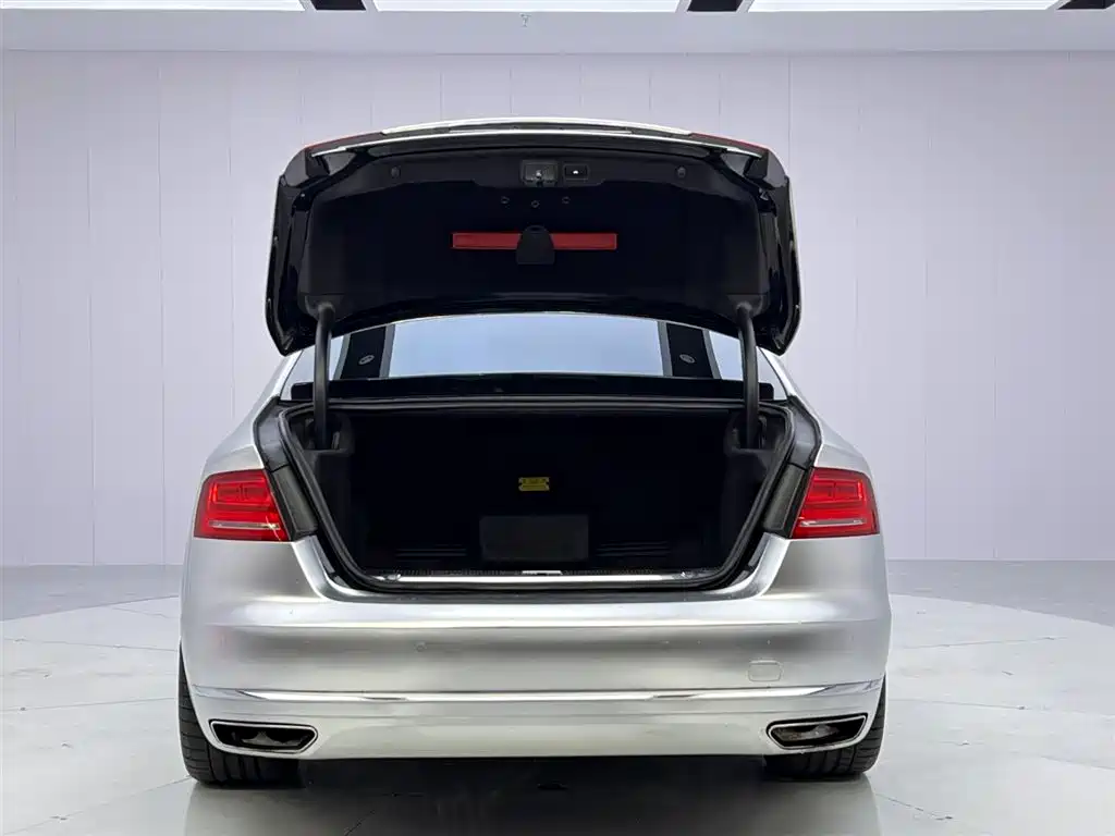 Audi A8 2011 A8L W12 6.3 FSI quattro фото 9