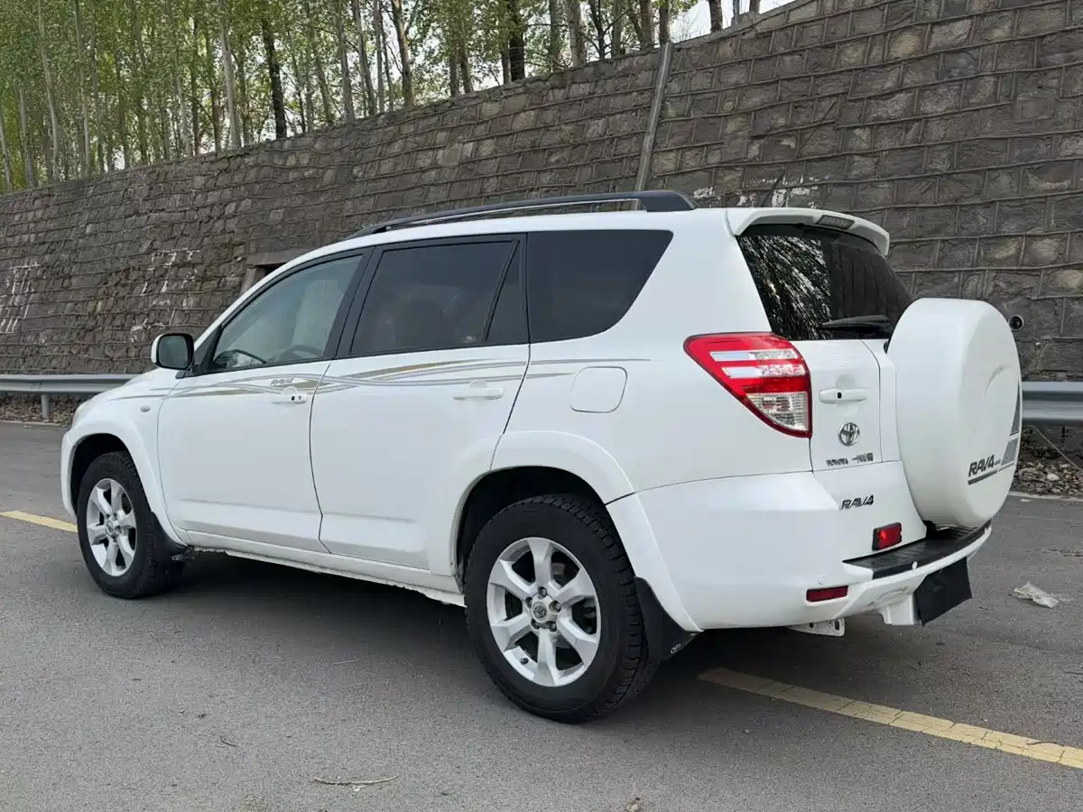 Toyota RAV4 Rongfang 2011 2.4L Automatic 4WD Luxury Edition фото 7