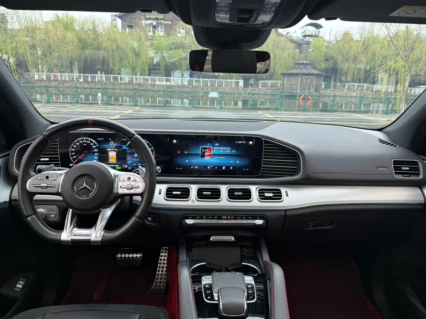 MERCEDES-BENZ GLE AMG