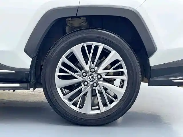 Toyota Wildlander 2020 2.0L CVT 2WD Premium фото 16