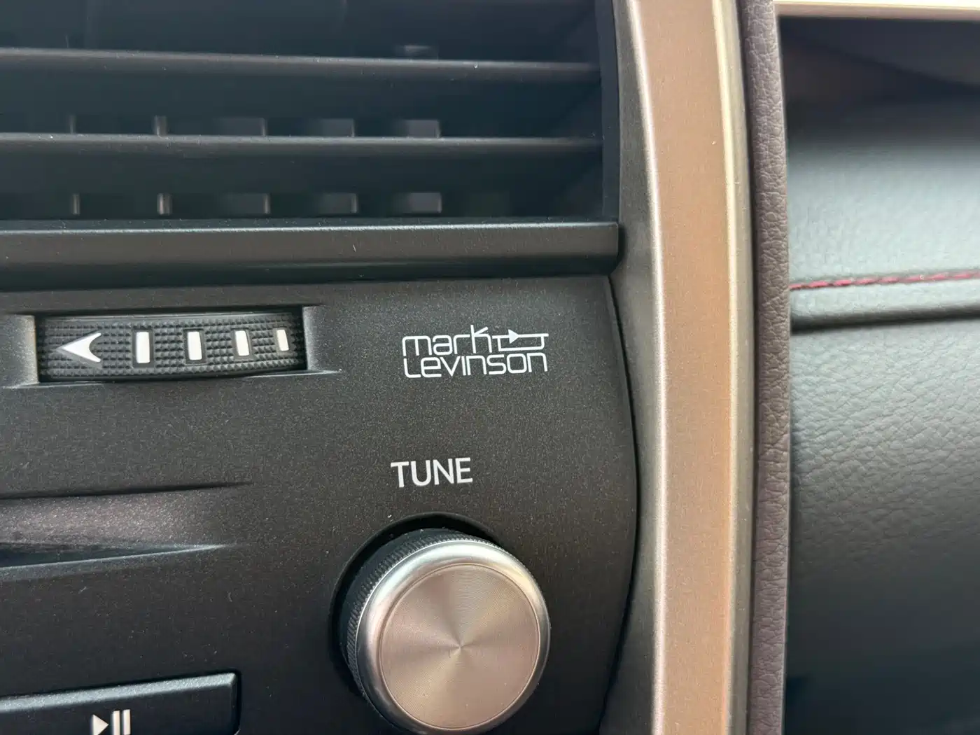 Фото 29 - Lexus RX