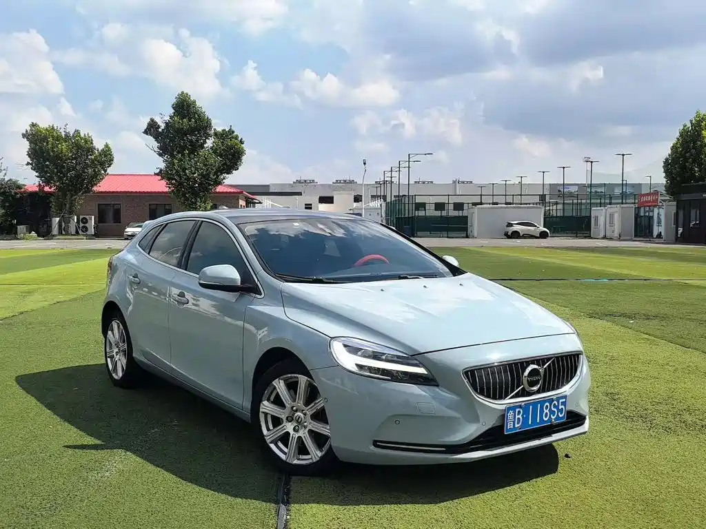 Volvo V40 2017 2017 T3 Momentum