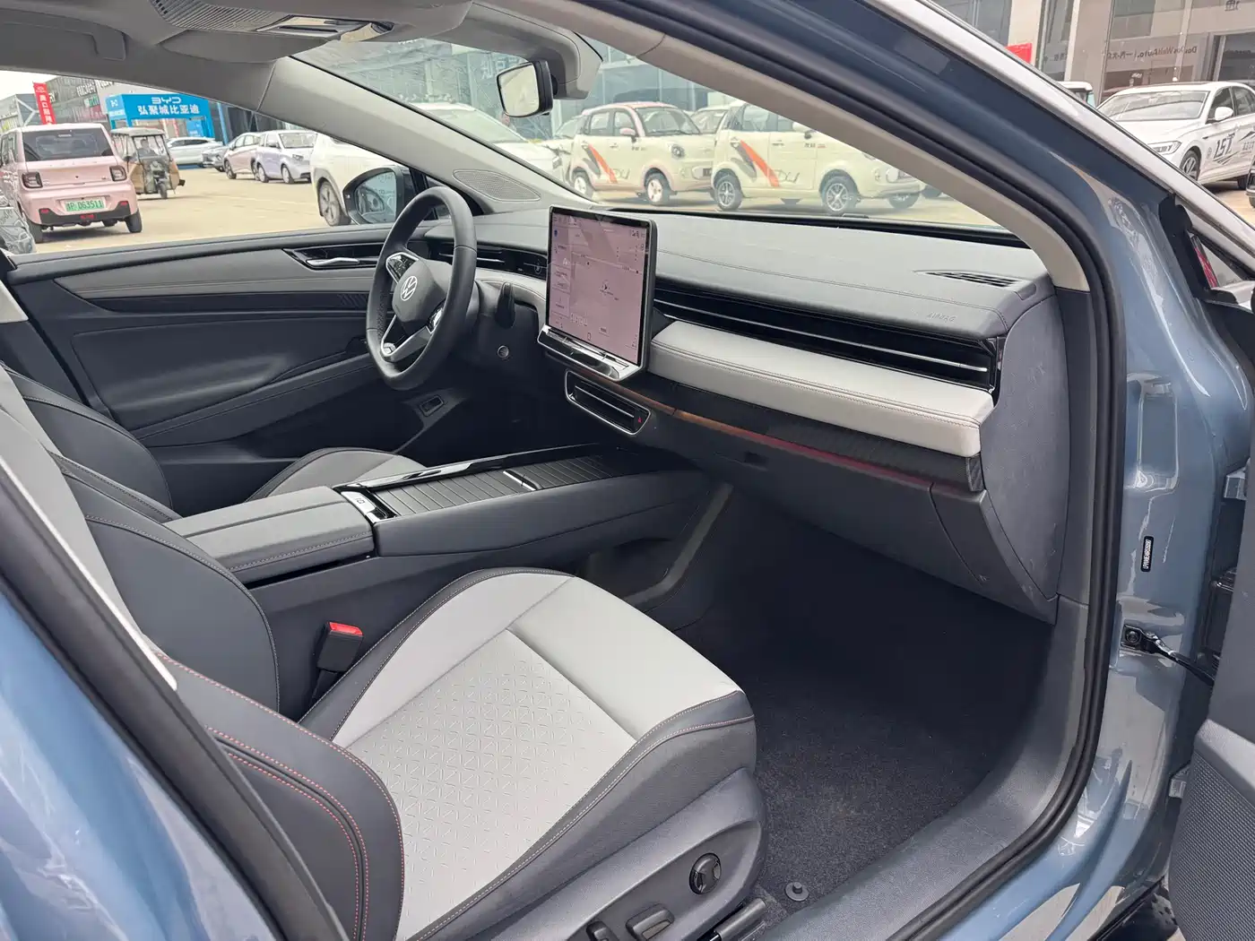 VOLKSWAGEN ID.7 VIZZION