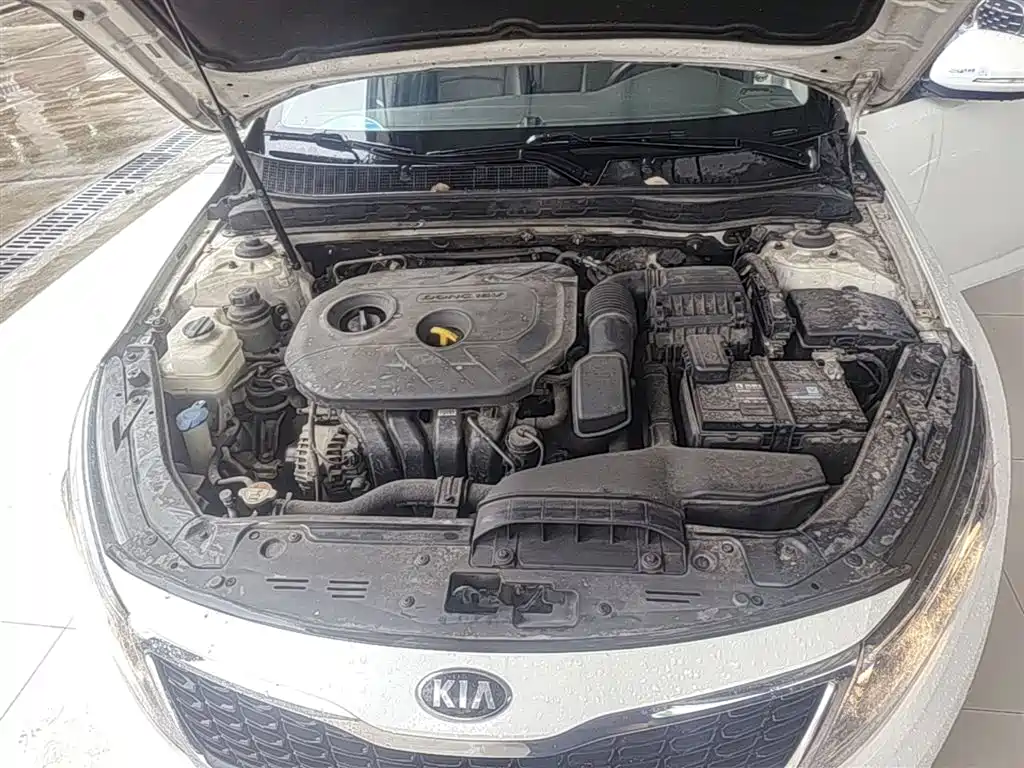 Kia K5 2015 2.0L Automatic LUX фото 20