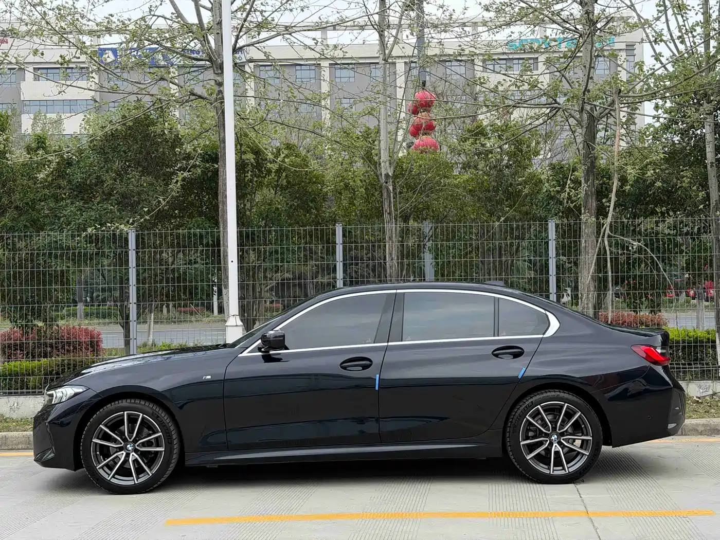 BMW 3 Series 2024 325Li M Sport Package фото 13