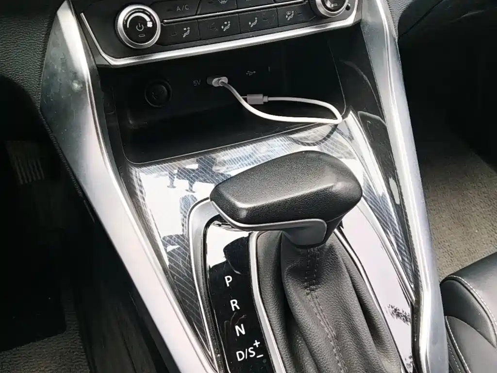 SAIC Maxus Maxus G50 2019 2019 1.5T First Edition Automatic Luxury 6-Seater