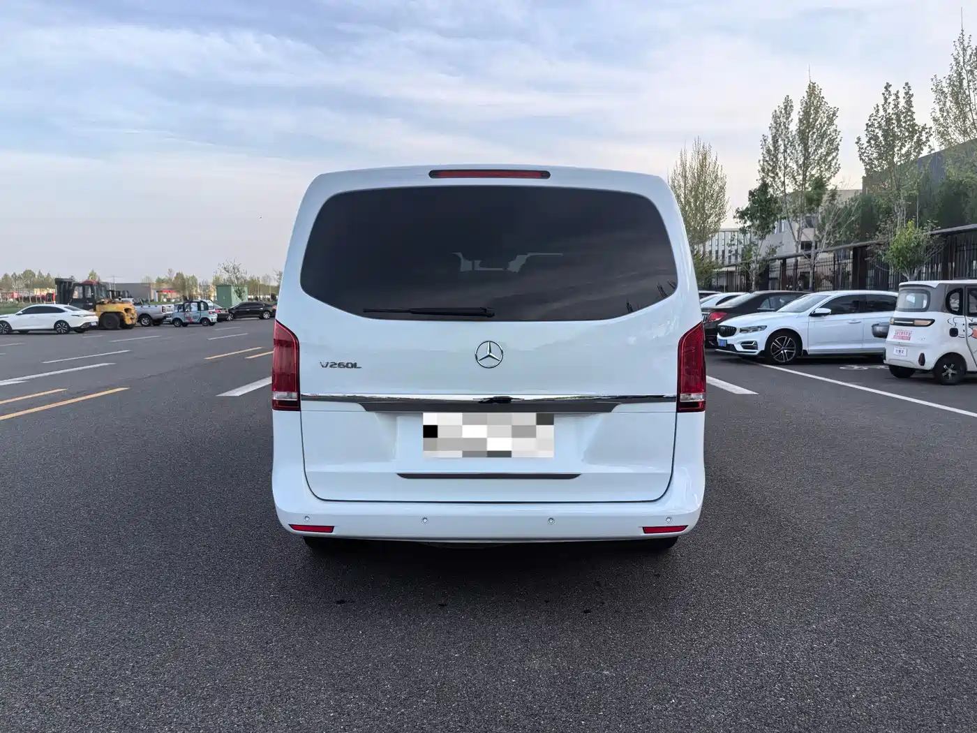 Mercedes-Benz V-Class 2017 Model V 260 L Premium Extended Edition фото 5