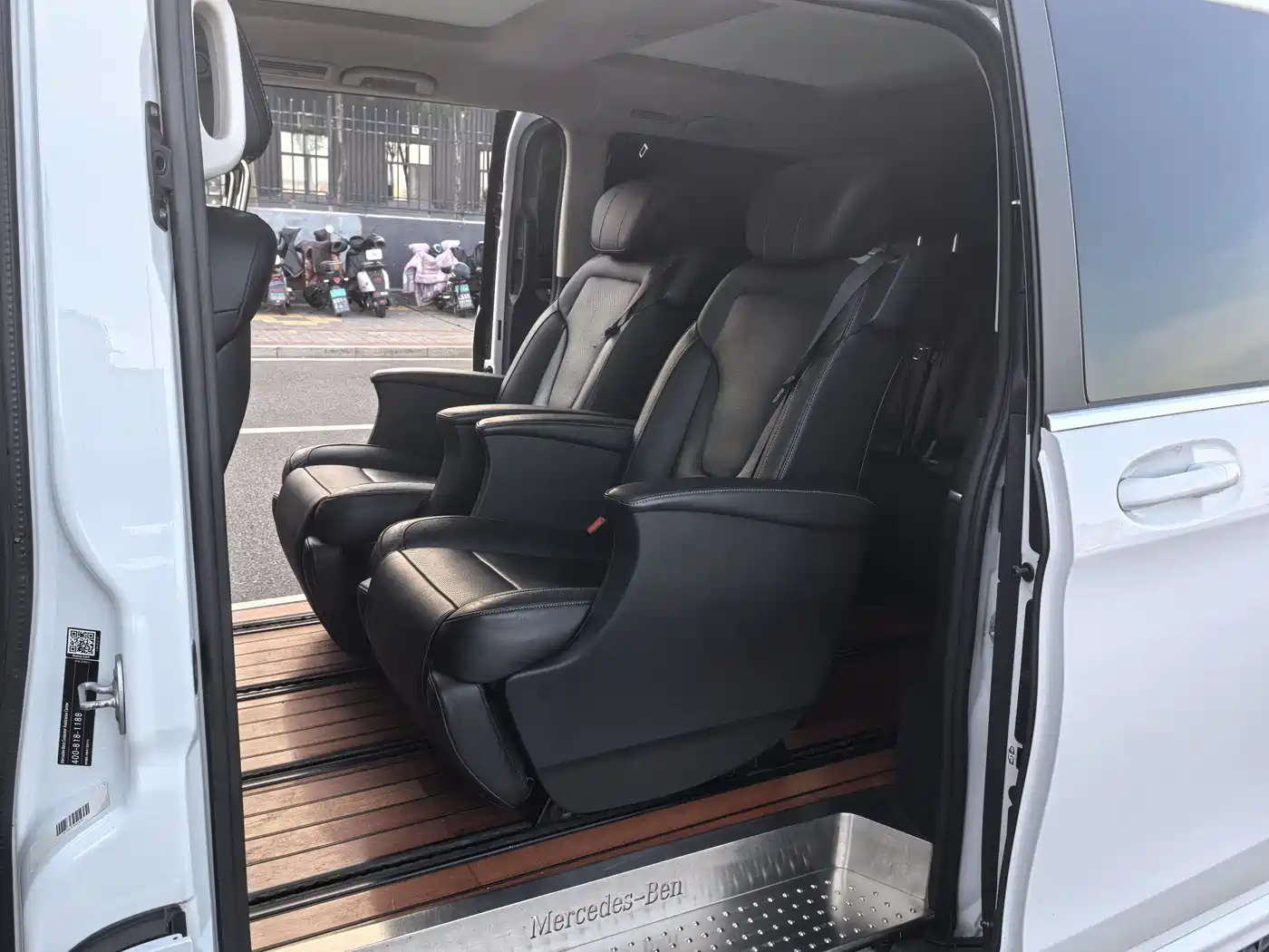Mercedes-Benz V-Class 2017 Model V 260 L Premium Extended Edition фото 11