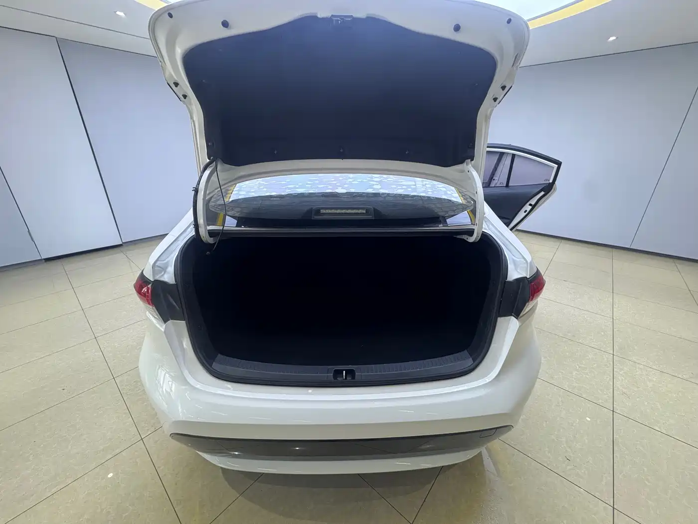 Toyota Levin 2022 185T CVT Luxury Edition фото 10