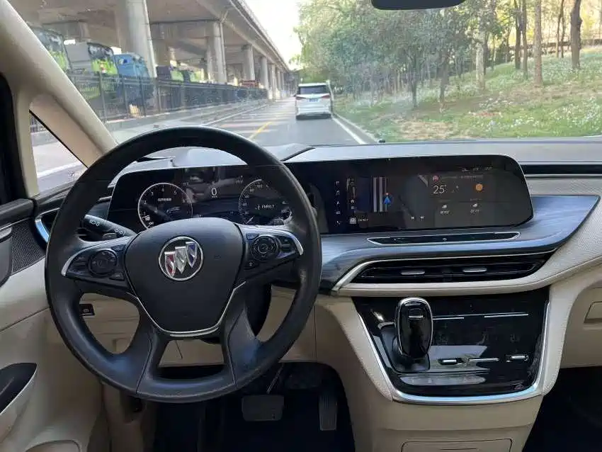 Buick GL8 2023 ES Landmaster Exclusive фото 12