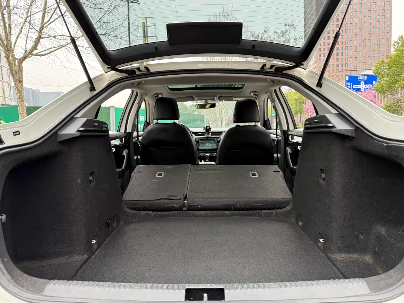 Škoda Octavia 2018 TSI230 DSG Luxury Edition фото 22