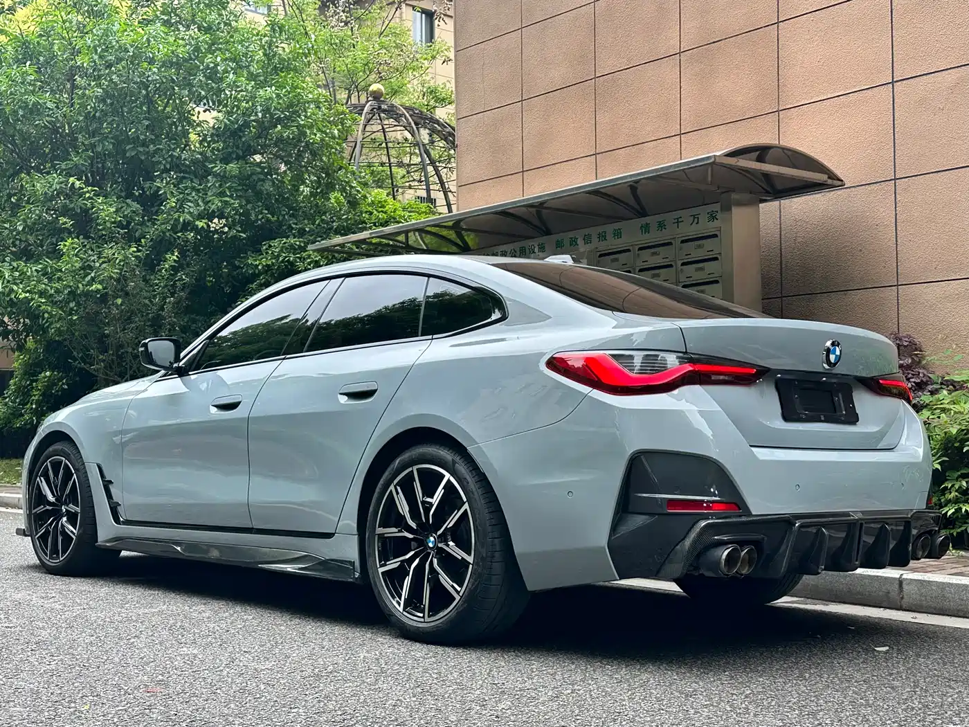 BMW 4 Series 2023 425i Gran Coupe M Sport Shadowline Package фото 12
