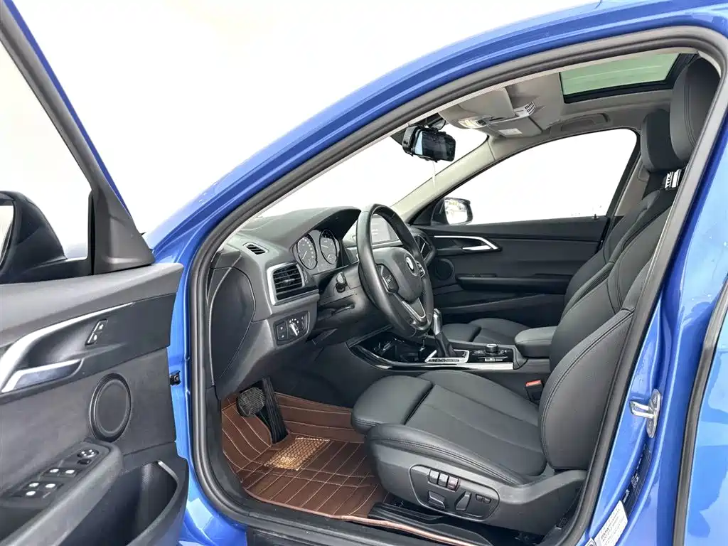 BMW 1 Series 2017 118i Sport фото 13