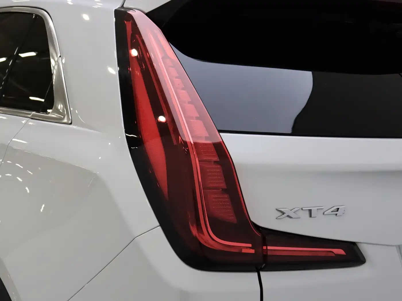 Cadillac XT4 2021 28T FWD Premium Edition фото 8