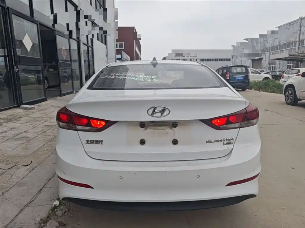 Hyundai Elantra 2016 Model 1.6L Automatic Smart Elite фото 6
