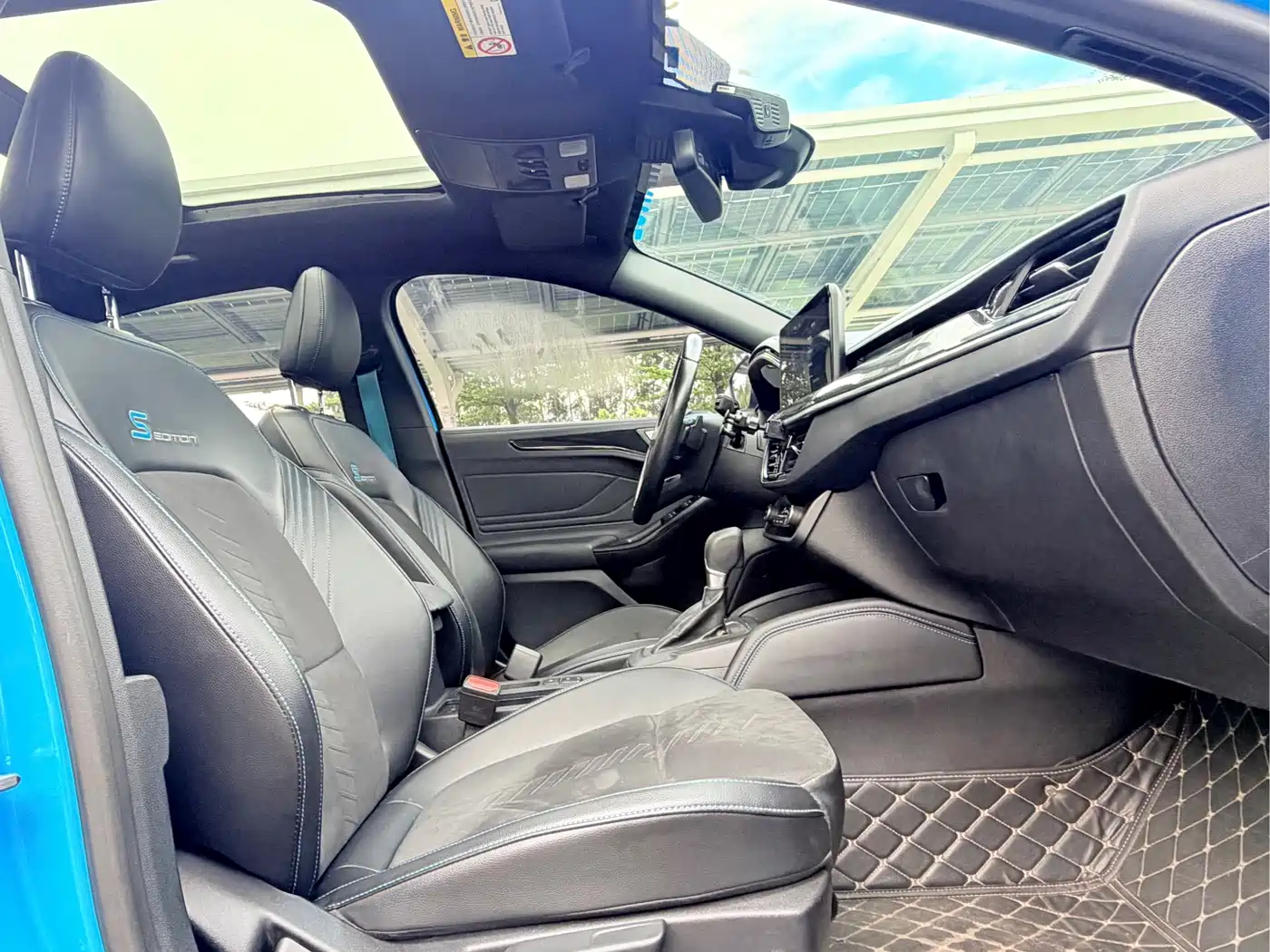 Photo 13 - Ford Focus