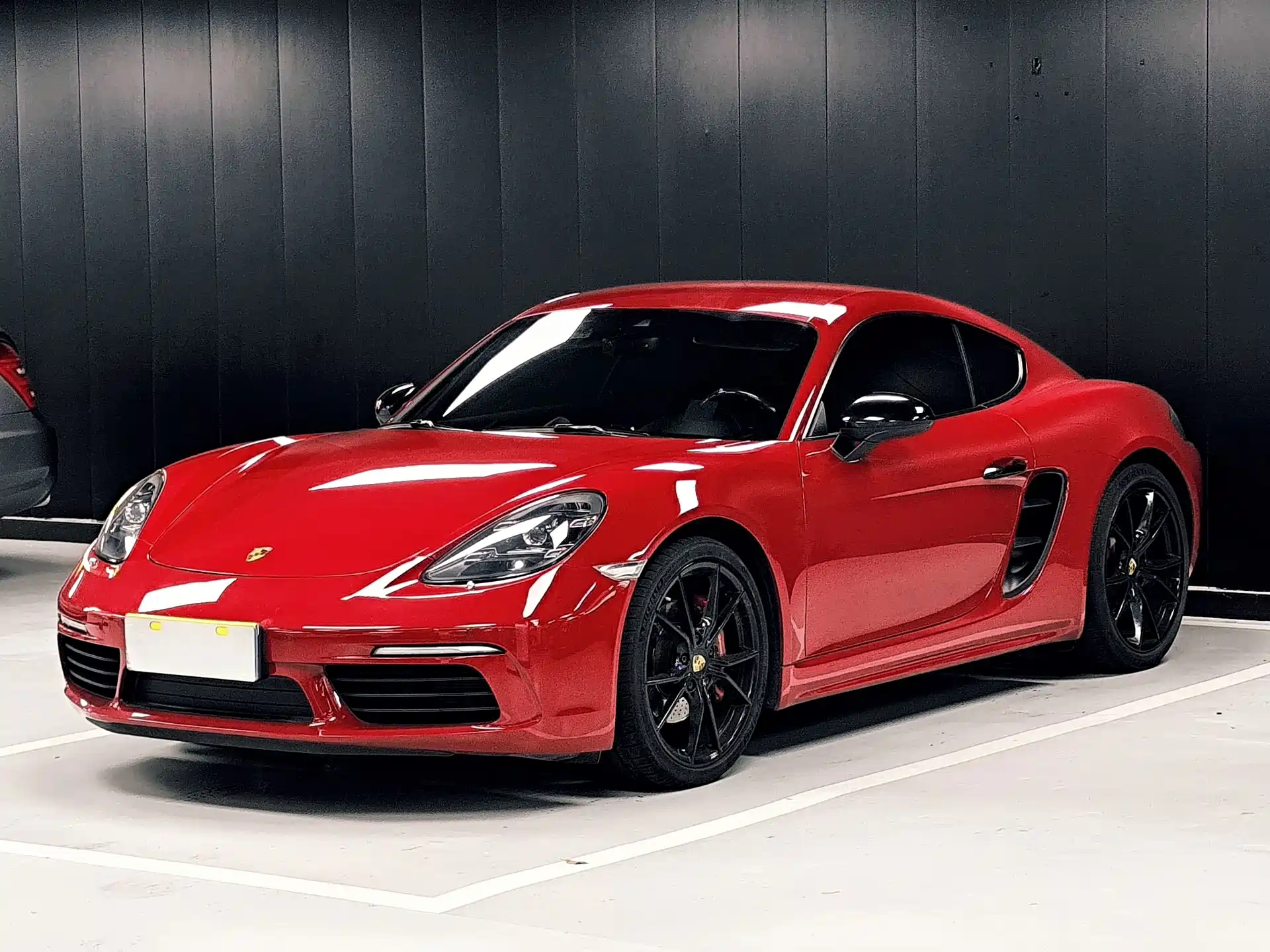 Photo 1 - Porsche 718
