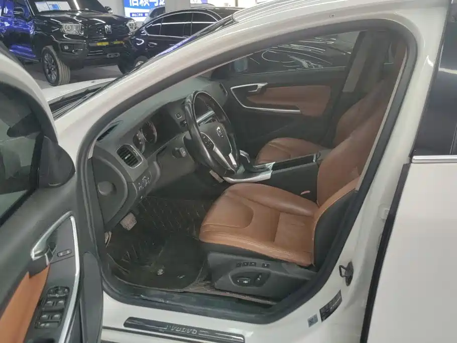Volvo S60 (Import) 2012 2013 Model T5 Comfort Edition