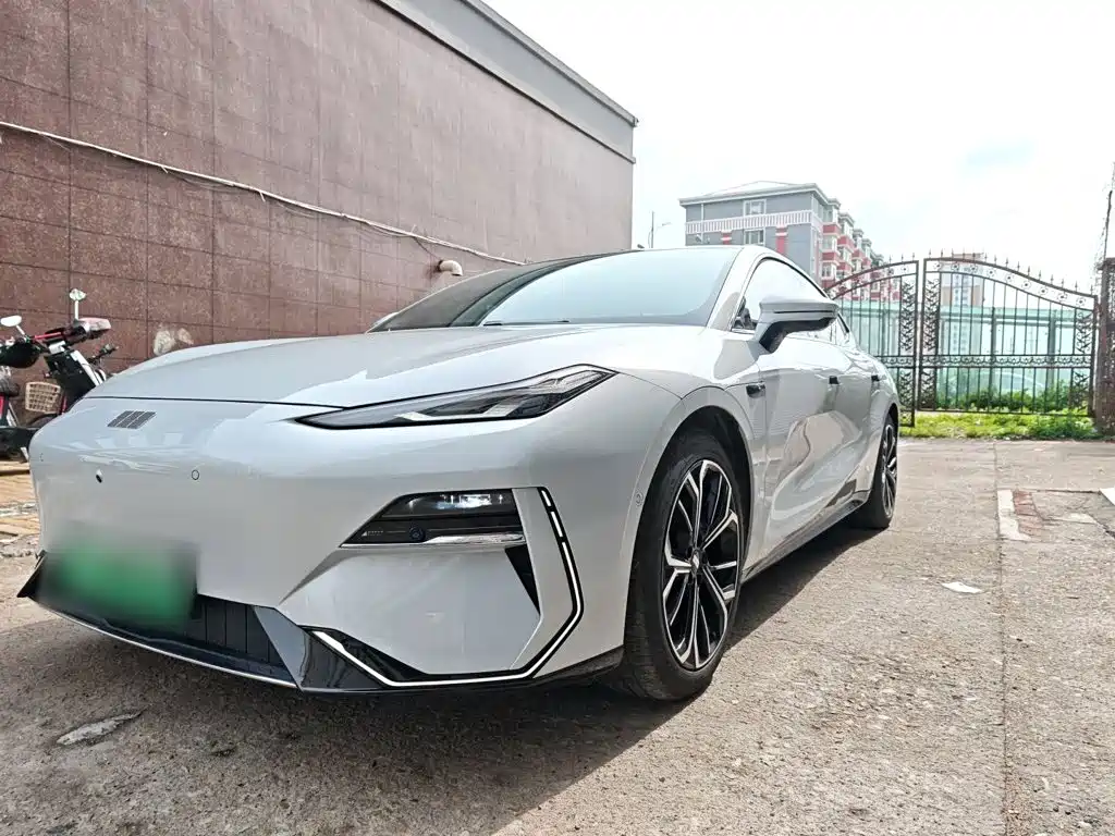 Geely Galaxy Galaxy E8 2025 2025 700km Long Voyage Smart Drive Edition