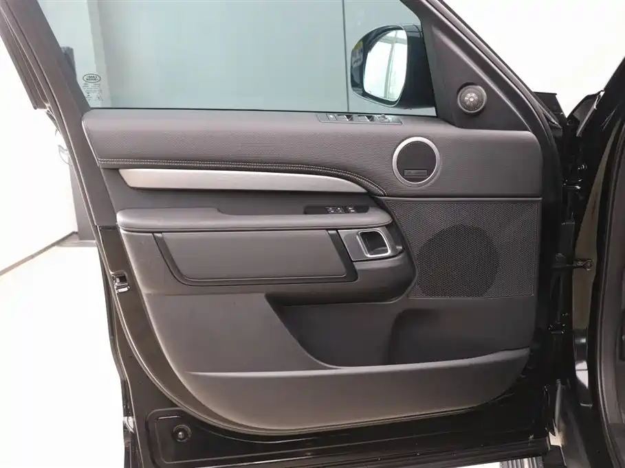 Land Rover Discovery 2023 360PS R-Dynamic SE фото 10
