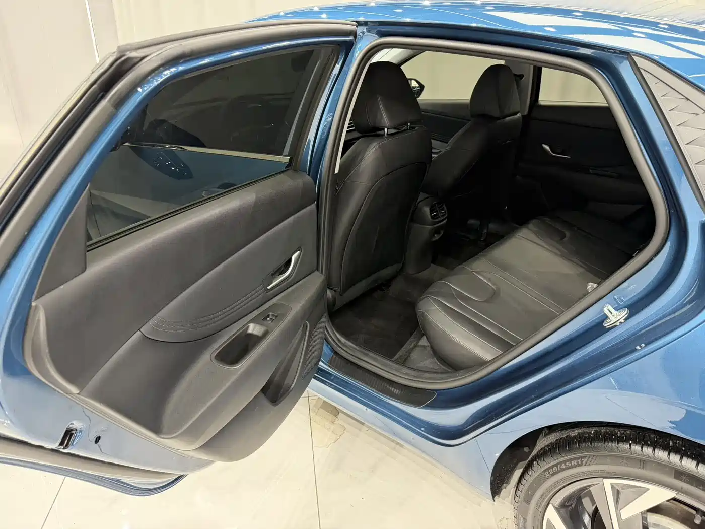 Hyundai Elantra 2023 1.5L CVT GLX Elite Edition фото 14