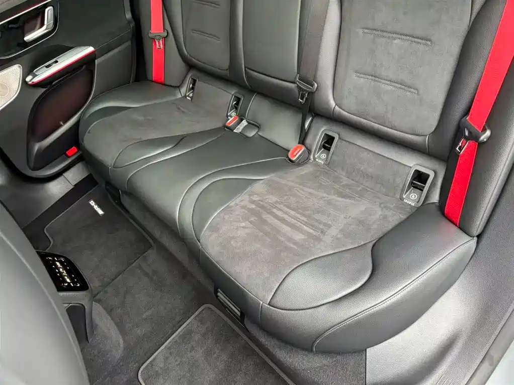 MERCEDES-BENZ EQE AMG