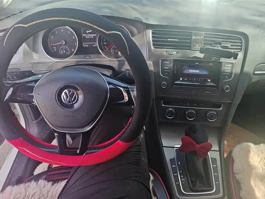 Volkswagen Golf 2016 230TSI Automatic Comfort фото 12