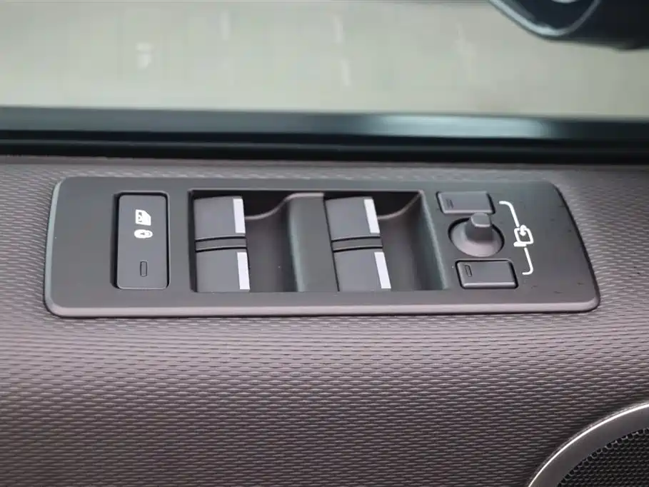 Land Rover Discovery 2023 360PS R-Dynamic SE фото 11