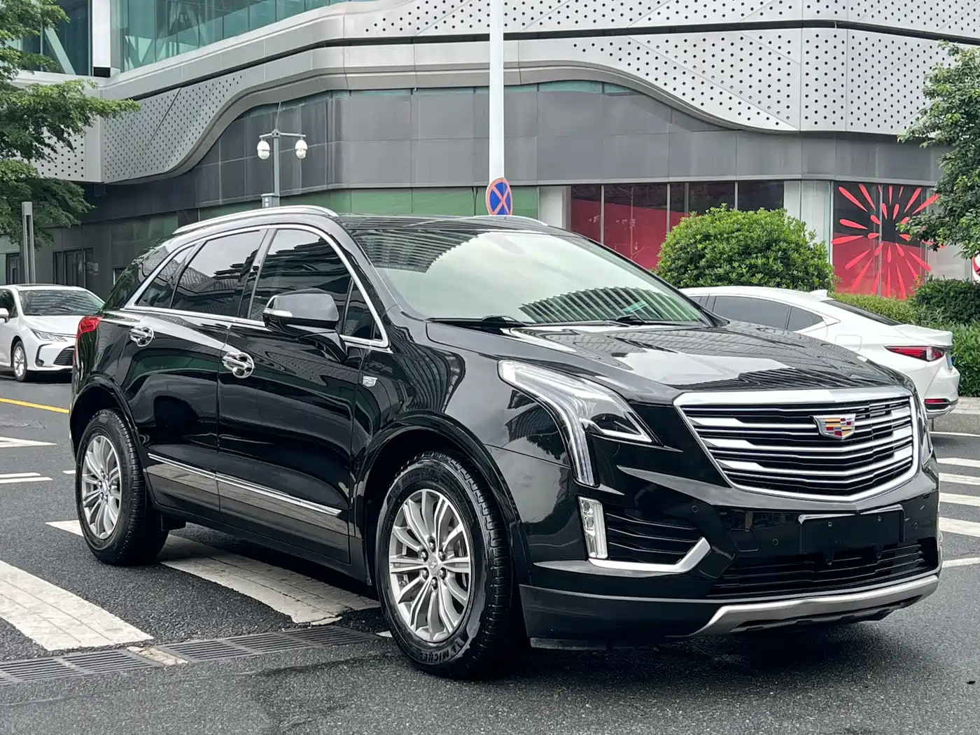 Cadillac XT5 2017 Anniversary Edition 28T 4WD Luxury фото 3