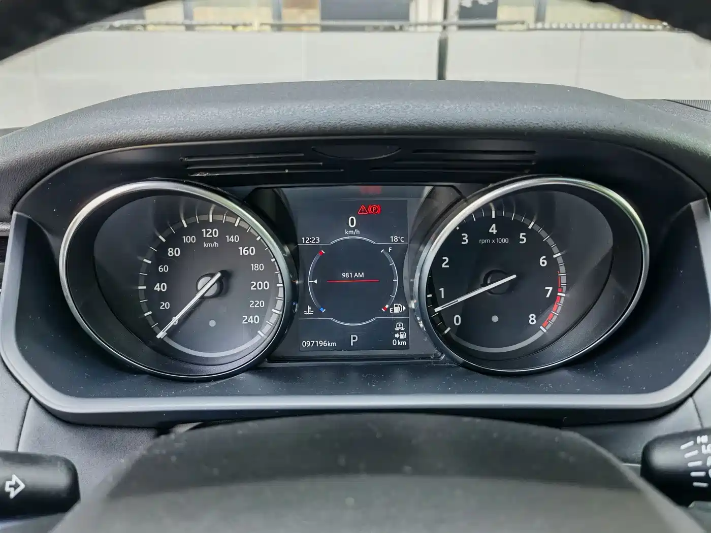 Land Rover Discovery 2017 3.0 SC V6 SE фото 12